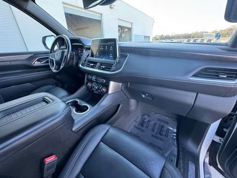 Used 2024 Chevrolet Tahoe Z71 w/ Luxury Package AWD/4WD image 31