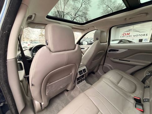 Used 2017 Jaguar F-PACE R-Sport image 13