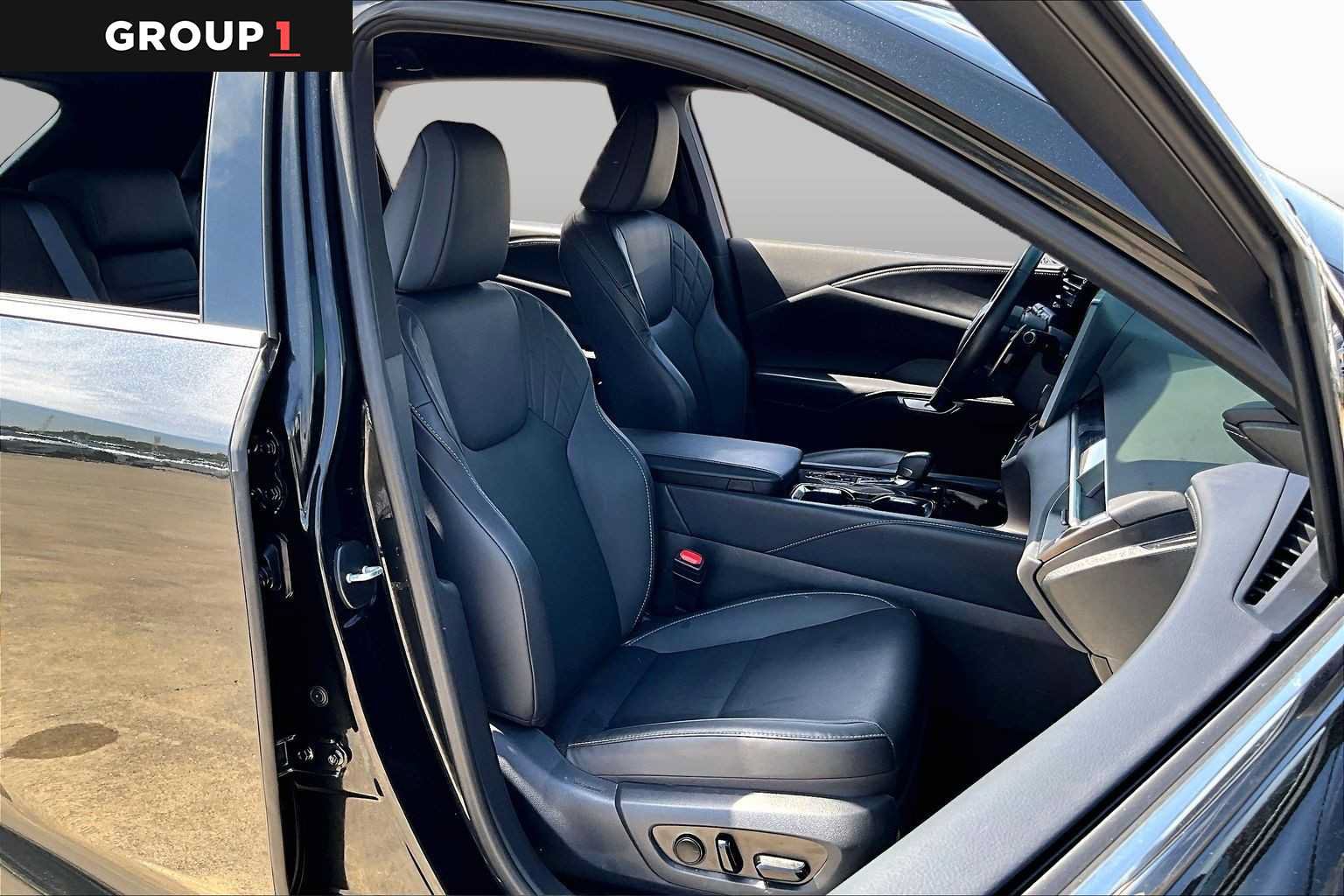 Used 2025 Lexus RX 350 FWD w/ Technology Package image 8