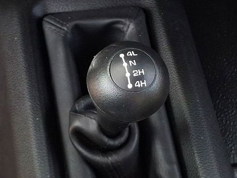 Used 2024 RAM 2500 Tradesman w/ Chrome Appearance Group image 21