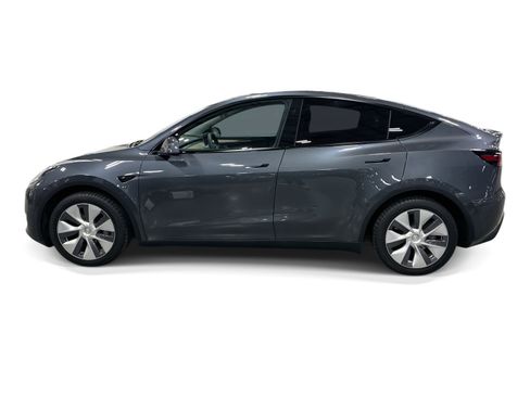 Certified 2023 Tesla Model Y Long Range AWD/4WD image 3