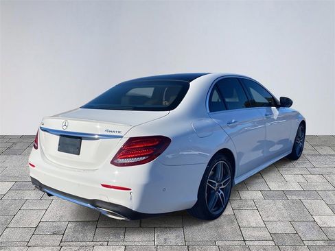 Certified 2019 Mercedes-Benz E 300 4MATIC image 7