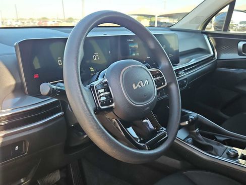 Used 2024 Kia Sorento LX FWD image 10