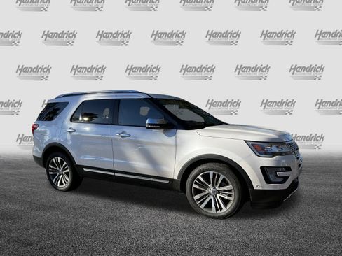 Used 2017 Ford Explorer Platinum image 10