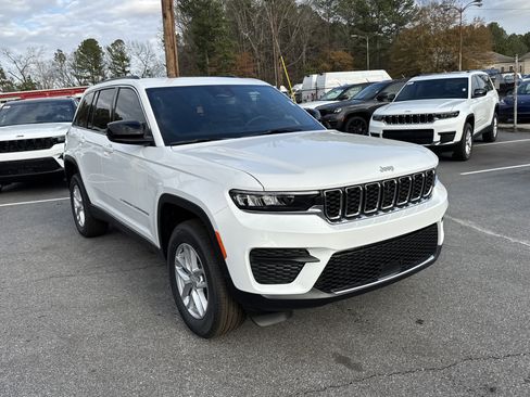 New 2025 Jeep Grand Cherokee Laredo X image 4