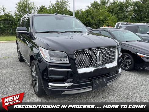 Used 2021 Lincoln Navigator Reserve w/ Luxury Package AWD/4WD image 1
