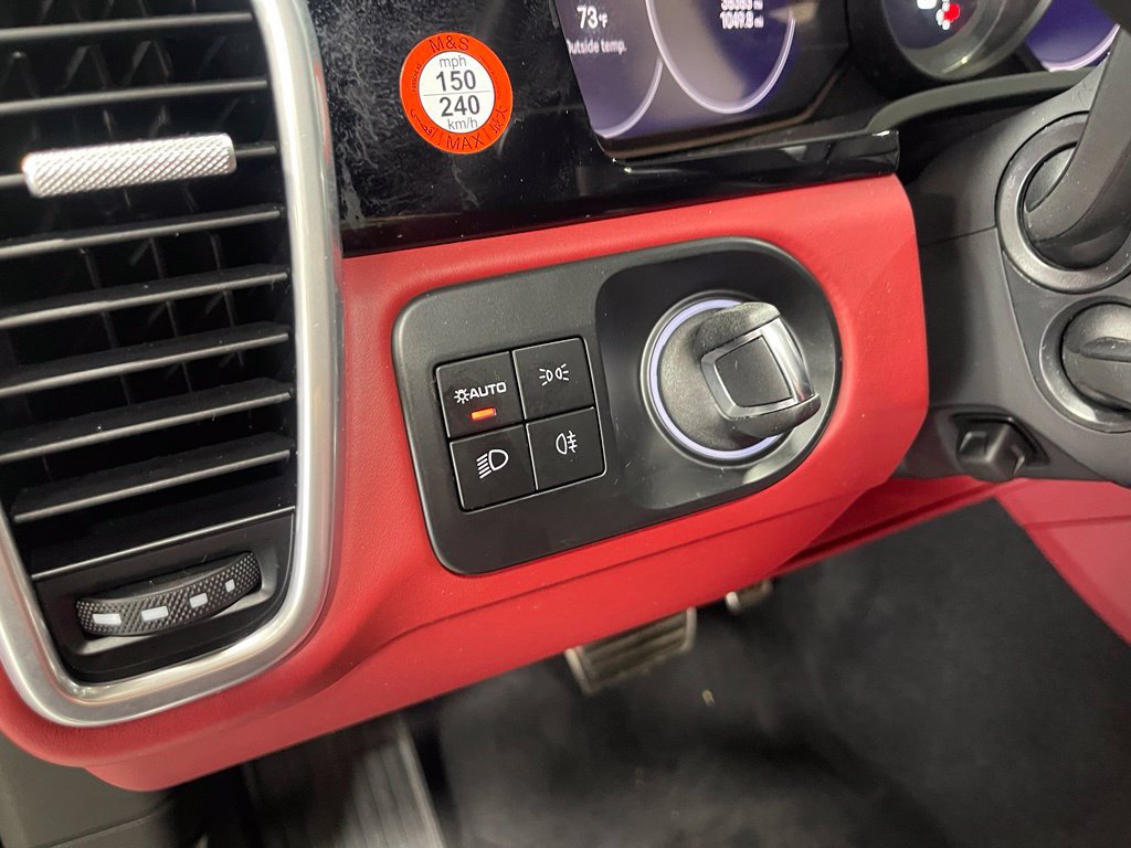 Used 2023 Porsche Cayenne Turbo AWD/4WD image 19