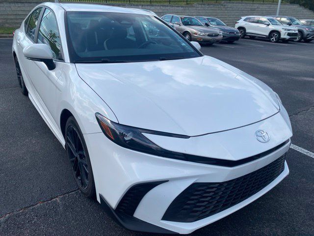 Used 2025 Toyota Camry SE FWD image 8