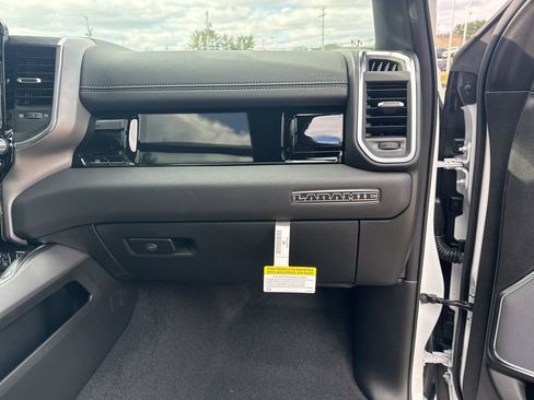 New 2026 RAM 1500 Laramie AWD/4WD image 31