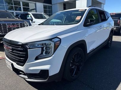 Used 2023 GMC Terrain SLE w/ Driver Convenience Package