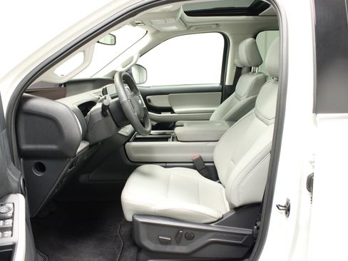 Used 2025 Ford Expedition Active image 24