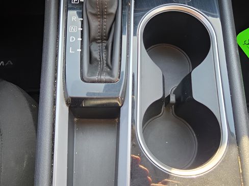 Used 2024 Nissan Altima 2.5 SV image 23