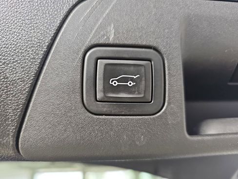 Certified 2023 Buick Envision Essence w/ Technology Package I AWD/4WD image 17