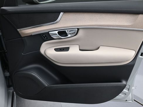 New 2026 Volvo XC90 B5 Core AWD/4WD image 14