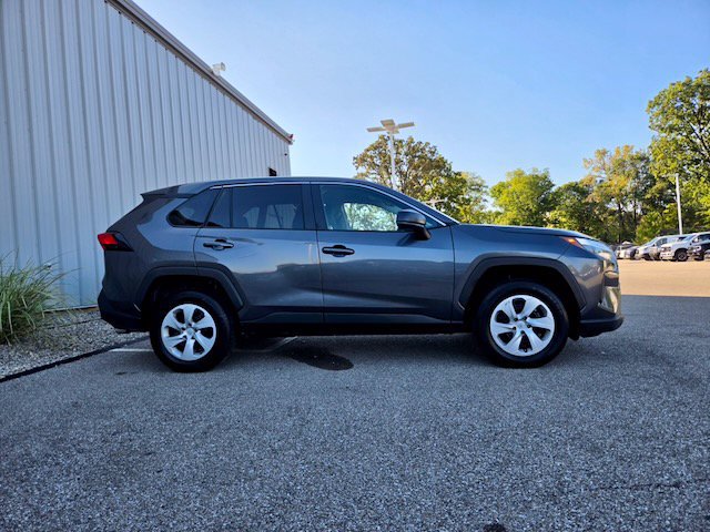 Used 2025 Toyota RAV4 LE AWD/4WD image 7