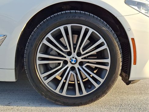Used 2018 BMW 530i xDrive image 8