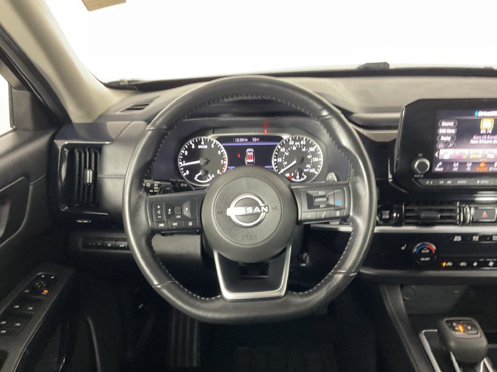Used 2025 Nissan Pathfinder SV AWD/4WD image 12