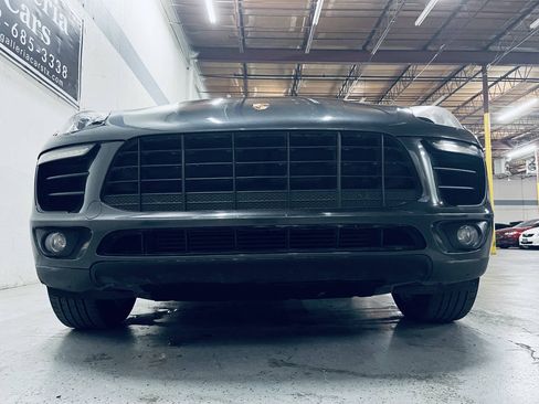 Used 2017 Porsche Macan AWD/4WD image 13