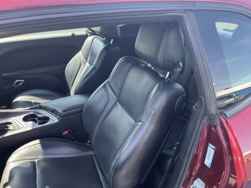 Used 2018 Dodge Challenger GT w/ Driver Convenience Group image 10