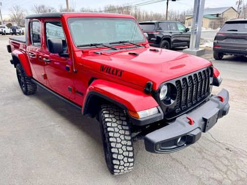 Used 2023 Jeep Gladiator Sport image 6