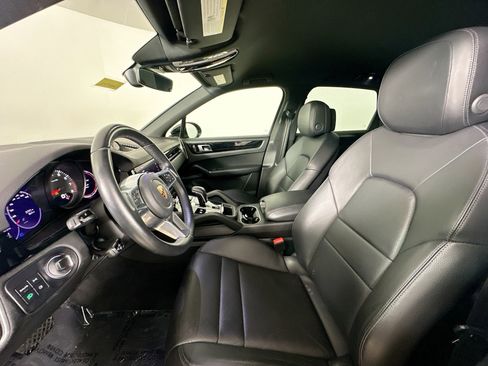 Used 2022 Porsche Cayenne AWD/4WD image 31