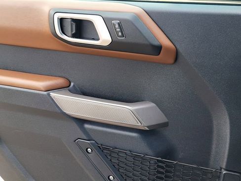 Used 2022 Ford Bronco Outer Banks image 12