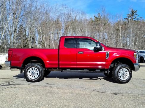 Used 2019 Ford F250 XLT w/ XLT Value Package image 3