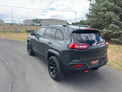 Used 2017 Jeep Cherokee Trailhawk w/ Comfort & Convenience Group AWD/4WD image 6