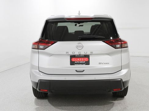 Used 2024 Nissan Rogue SV image 19