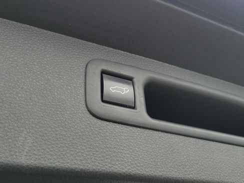 Used 2022 Toyota Highlander XLE image 8