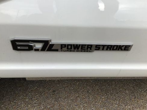 New 2026 Ford F250 Platinum w/ FX4 Off-Road Package image 12