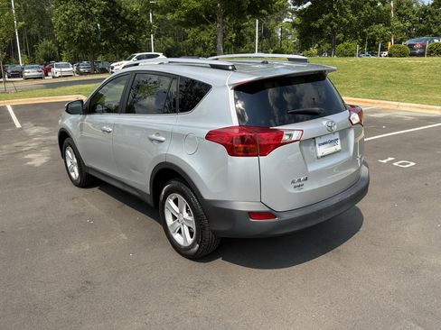 Used 2013 Toyota RAV4 XLE FWD image 8