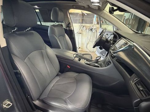 Used 2019 Buick Envision Premium w/ Driver Confidence Package AWD/4WD image 26