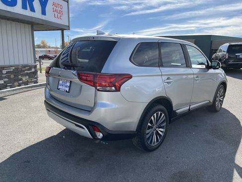 Used 2020 Mitsubishi Outlander SE image 14