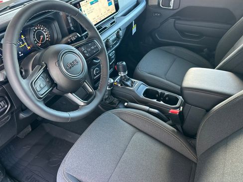 New 2026 Jeep Gladiator Sport AWD/4WD image 11
