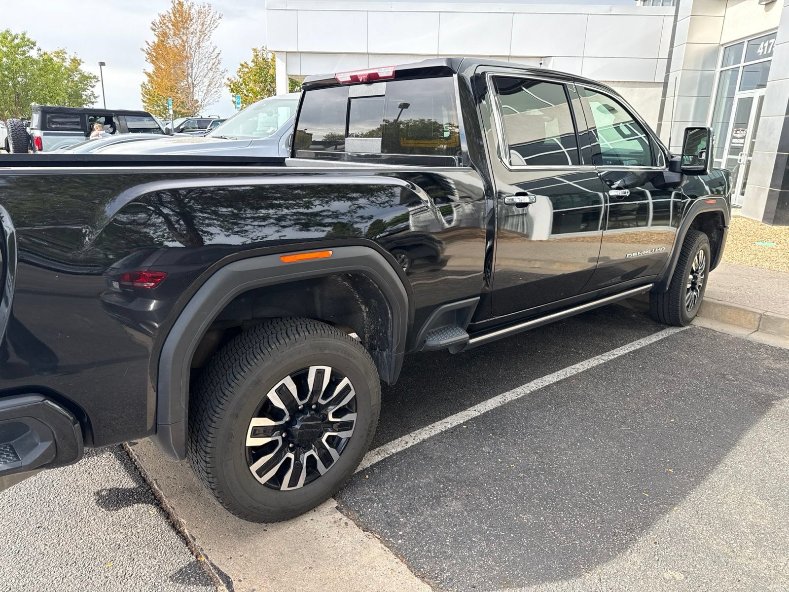 Used 2024 GMC Sierra 2500 Denali Ultimate AWD/4WD image 2