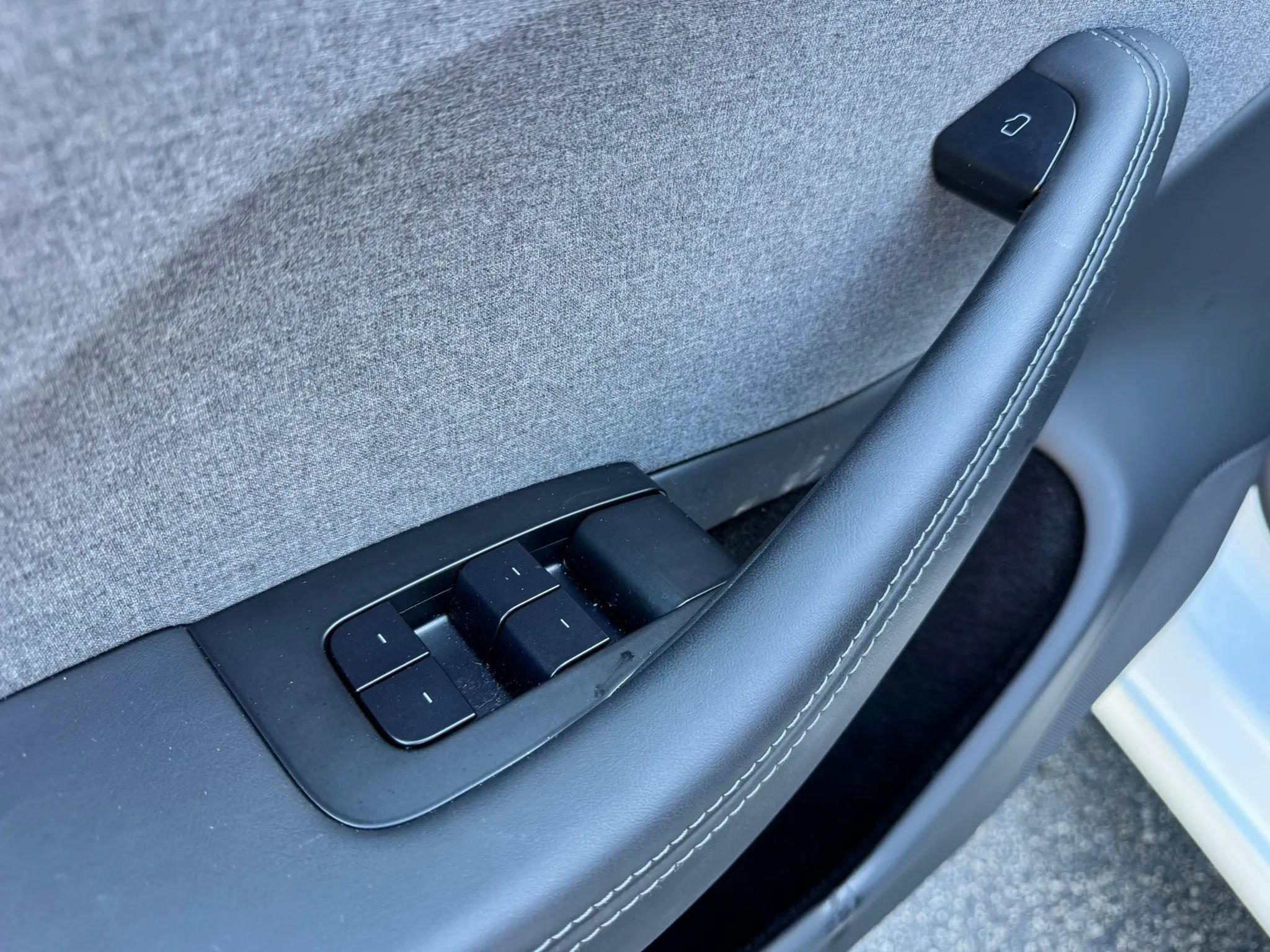 Used 2024 Tesla Model 3 Standard Range RWD image 21