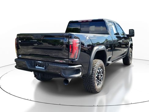 Used 2024 GMC Sierra 2500 AT4X AWD/4WD image 6