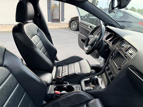 Used 2017 Volkswagen GTI SE FWD image 13