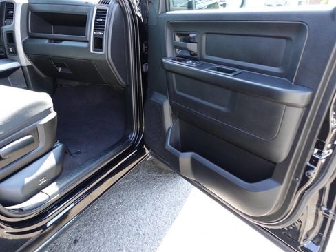 Used 2021 RAM 1500 Express w/ Wheel & Sound Group image 31