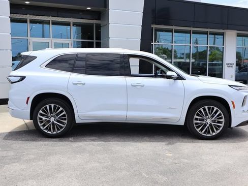 New 2026 Buick Enclave Avenir w/ Super Cruise Package AWD/4WD image 10