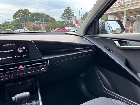 Used 2026 Kia Niro LX FWD image 33
