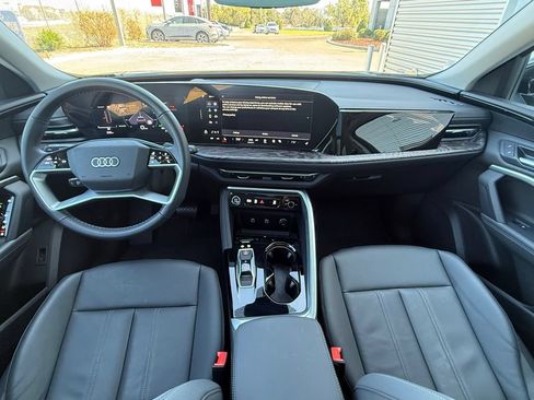 Used 2025 Audi Q5 Premium w/ Convenience Package AWD/4WD image 11