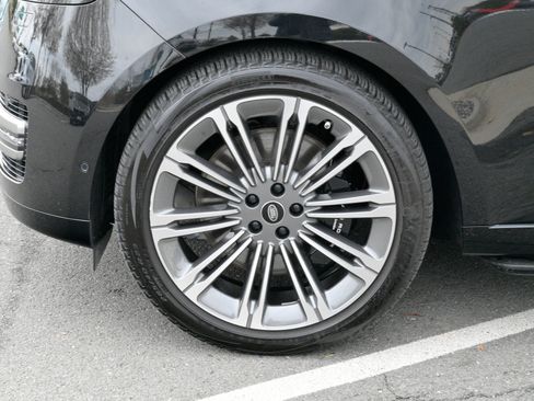 Used 2023 Land Rover Range Rover SE image 9