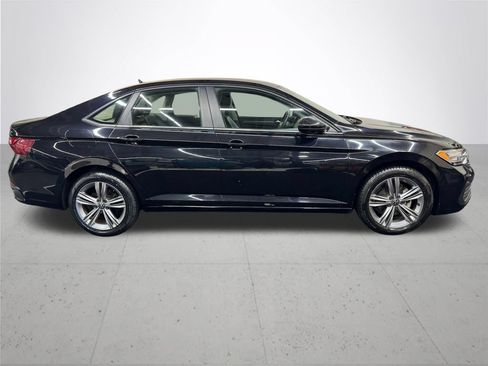 Used 2024 Volkswagen Jetta SE FWD image 8