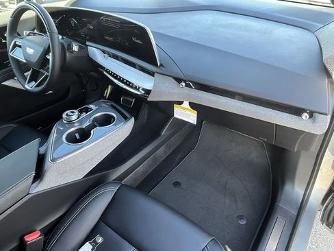 New 2026 Cadillac Optiq Sport 1 image 21