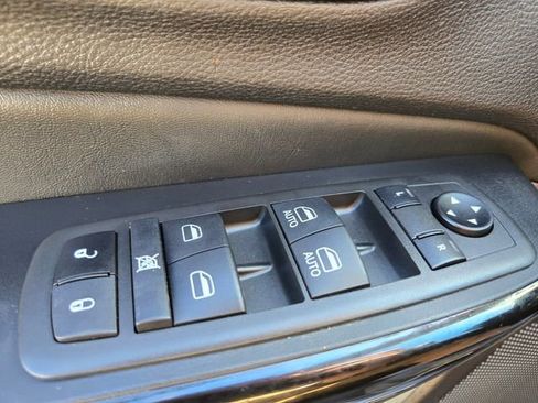 Used 2021 Jeep Cherokee Latitude Plus image 32