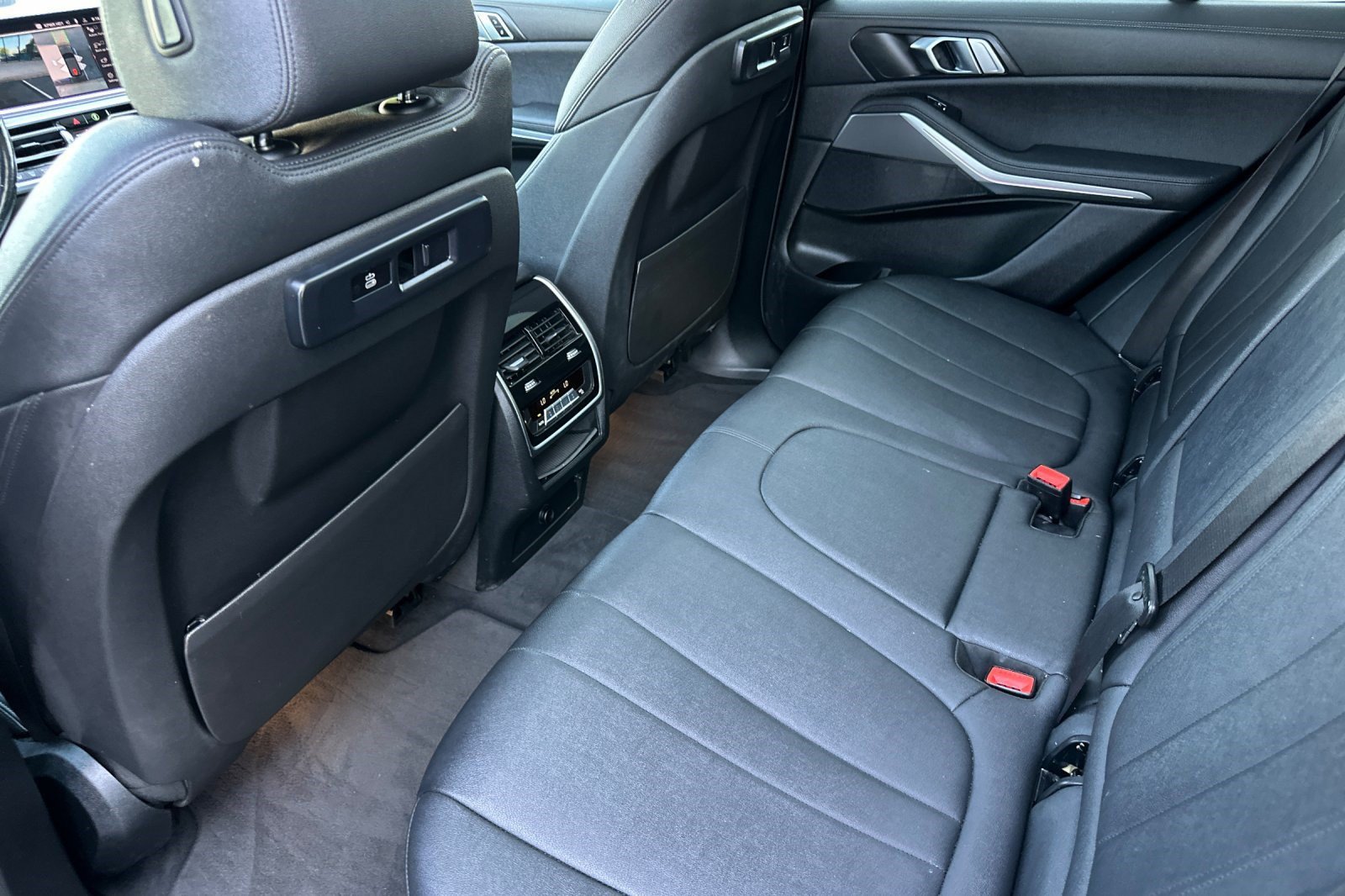 Used 2019 BMW X5 xDrive40i w/ Convenience Package AWD/4WD image 25