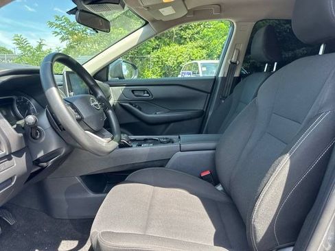 Used 2025 Nissan Rogue S AWD/4WD image 13