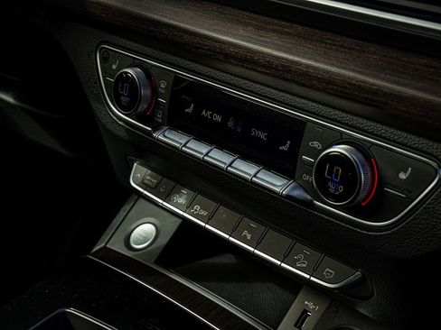 Used 2025 Audi Q5 2.0T Premium image 22